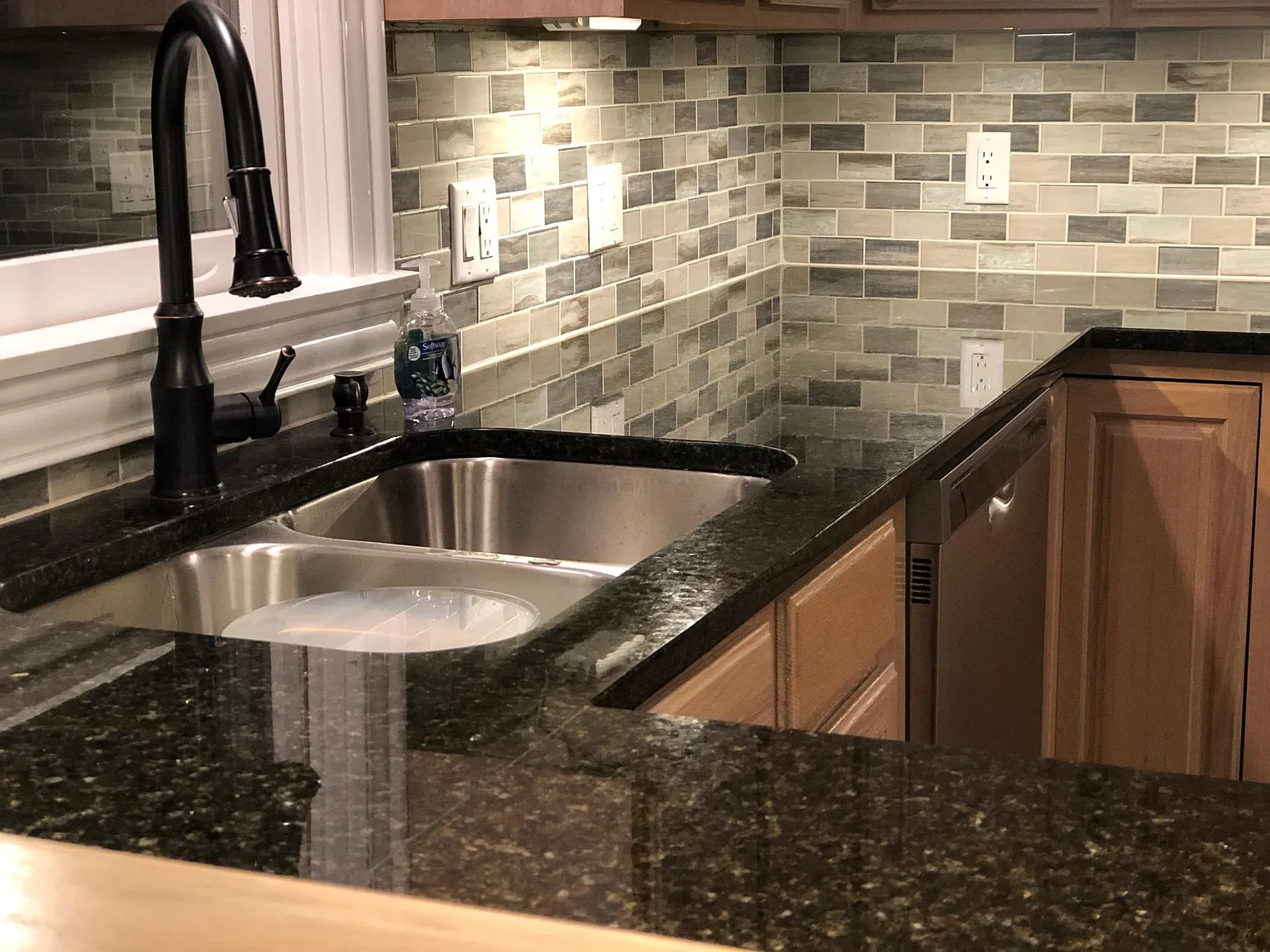 2127 Herrick Ave — Photo 2