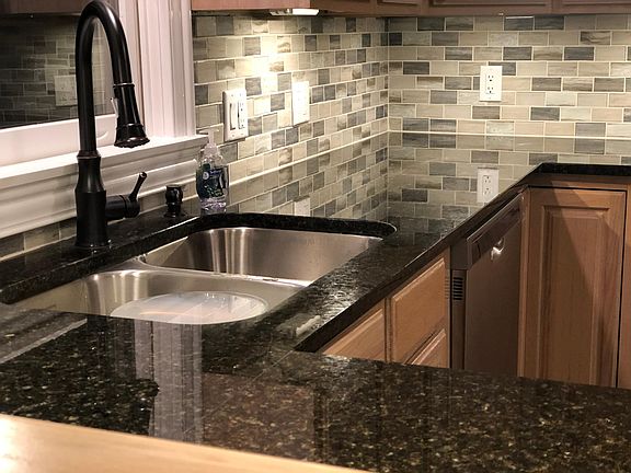 2nd image of 2127 Herrick Ave #2