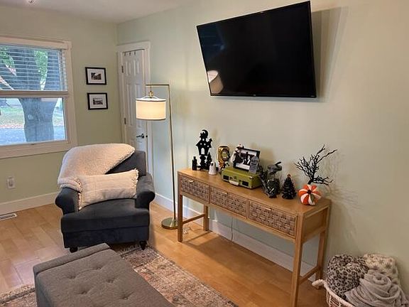 4th image of 312 Finley Ave