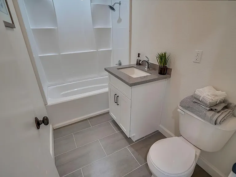 1512 Sherman Pl — Photo 30