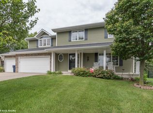 14437 Bryn Mawr Dr, Urbandale, IA 50323
