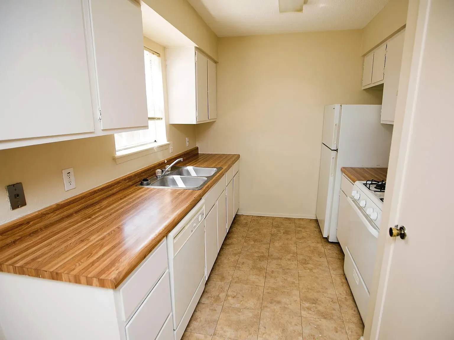 Cottonwood Townhomes — Photo 1