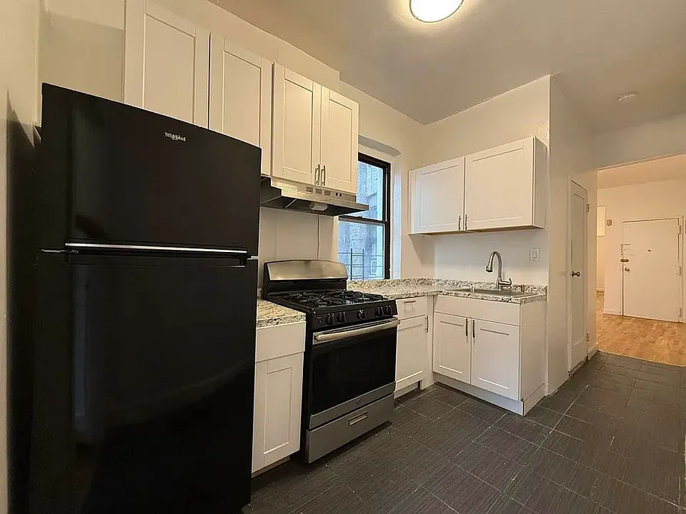 22 Covert St #3L