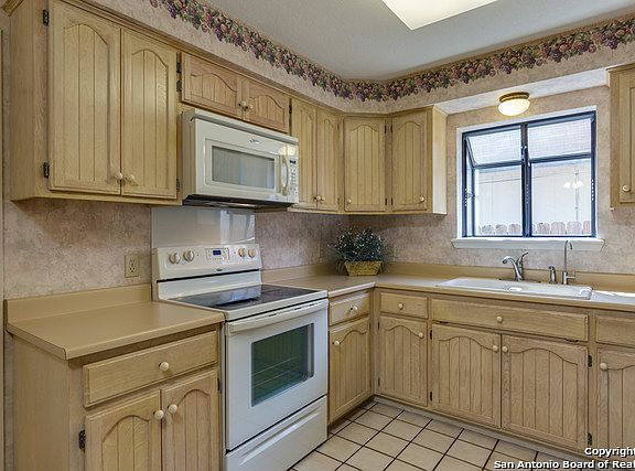 3rd image of 110 Francis Ave
