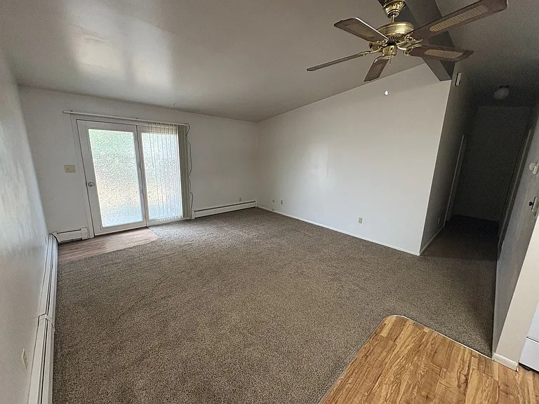 920 & 920-1/2 Crist Dr — Photo 2
