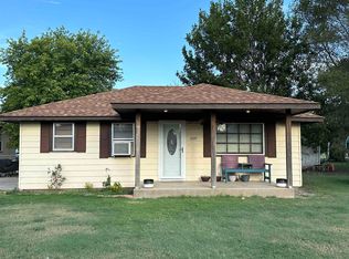 209 S Krouth St, Mooreland, OK 73852