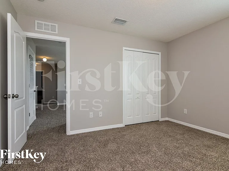 561 Vista Ridge Dr — Photo 11