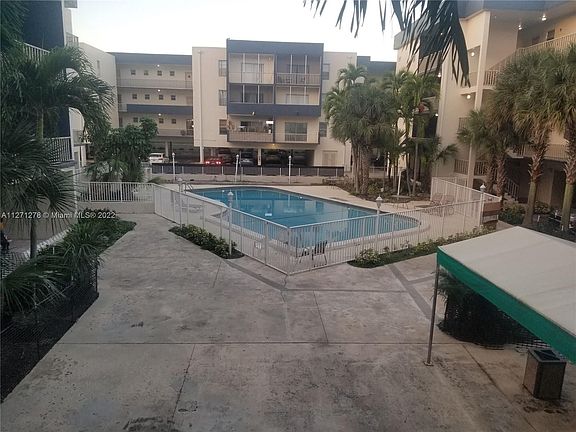 3rd image of 16750 NE 10th Ave APT 202