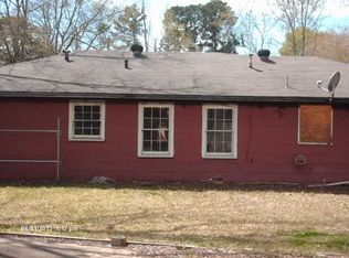 36 Calhoun St, West Point, MS 39773