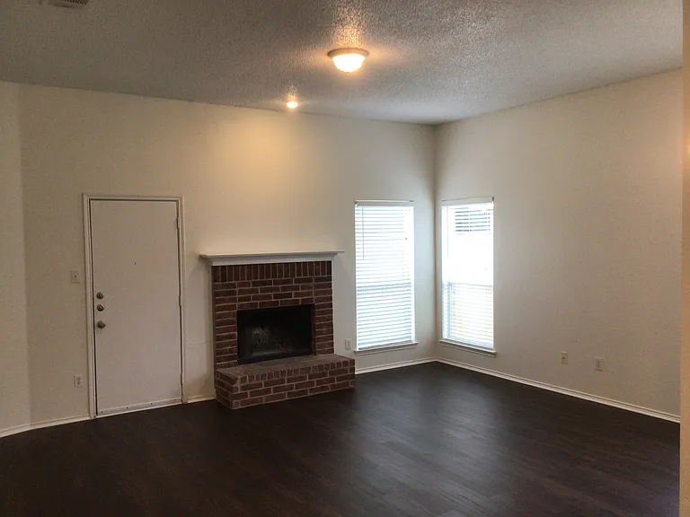 505 Judy Ln — Photo 7