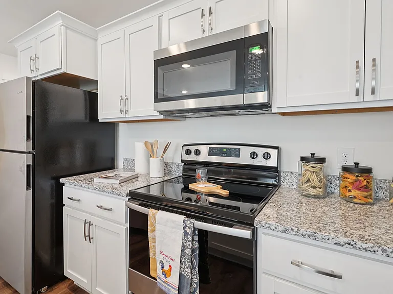 Legends Townhomes — Photo 6