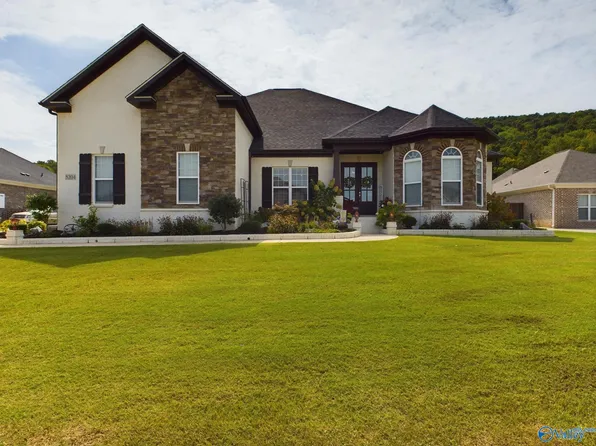 8204 Nantucket Cir, Owens Cross Roads, AL 35763