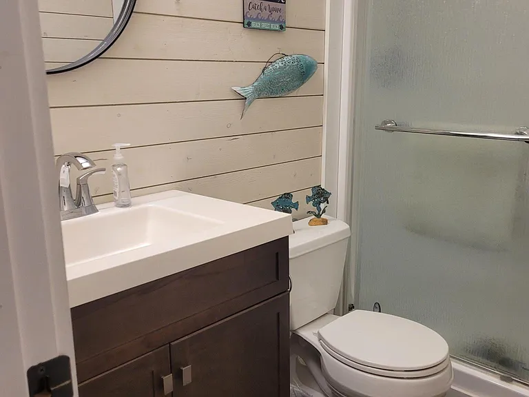2nd Bathroom