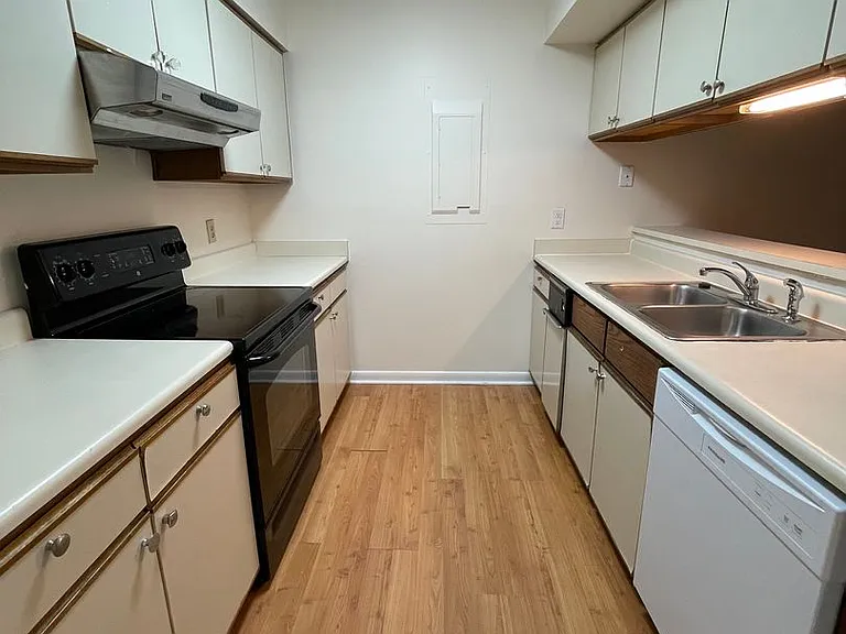 254 Brookberry Cir — Photo 12
