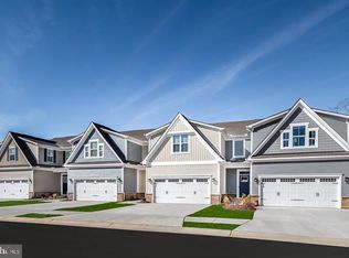 1305 Masters Ln, York, PA 17403