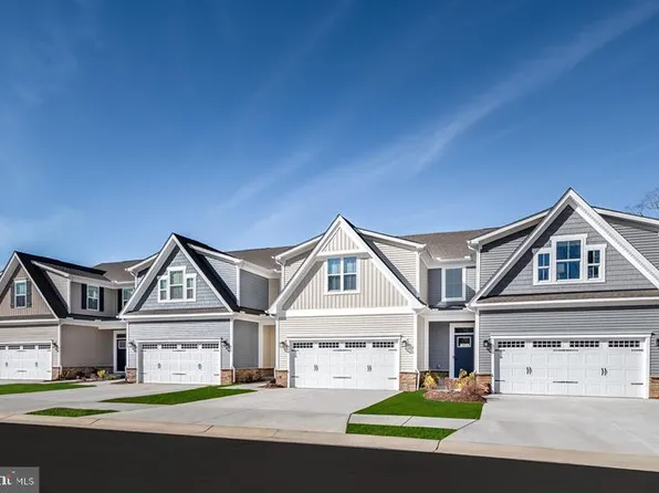 1325 Masters Ln, York, PA 17403