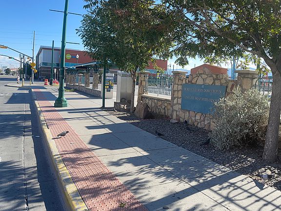 2nd image of 600 S Santa Fe St