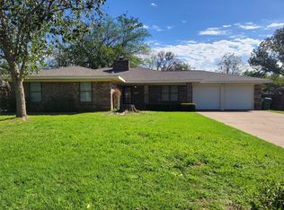 1603 Hillcrest Dr, Graham, TX 76450