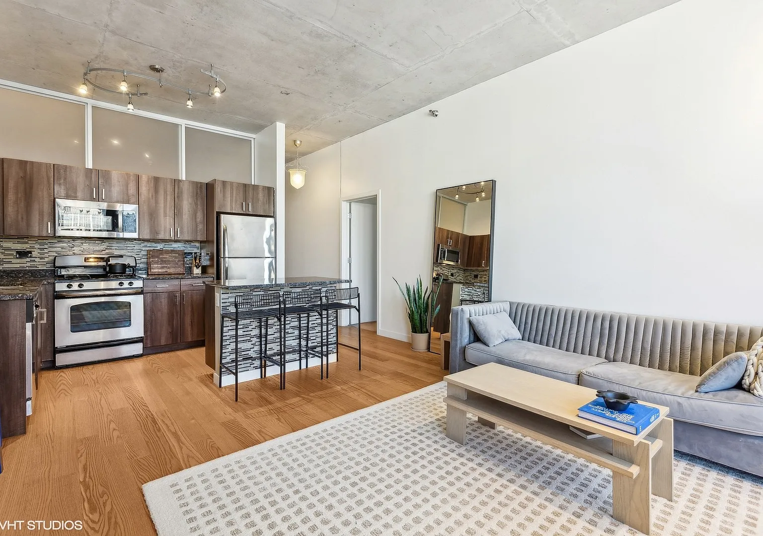 2 bed, 1100 sqft, $3,500 — Photo 4