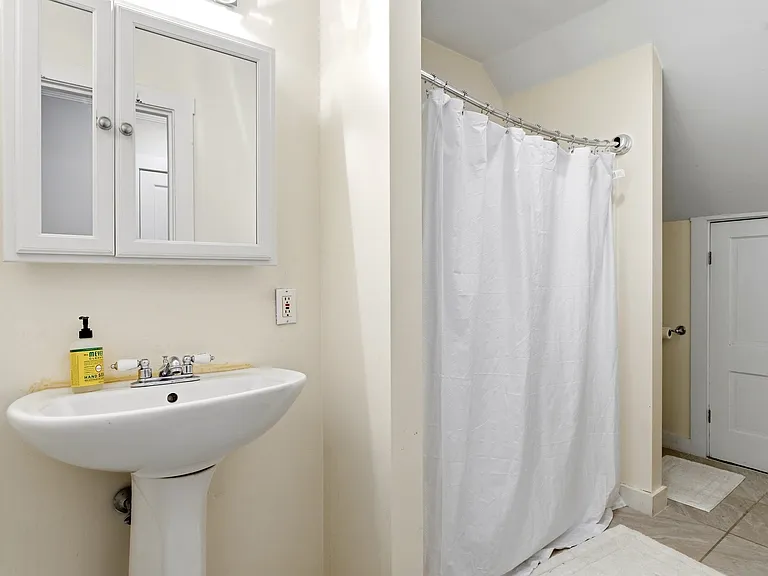 5 Osgood Pl #C — Photo 4