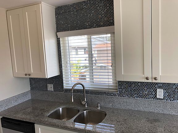 4th image of 4455-4461 52nd St