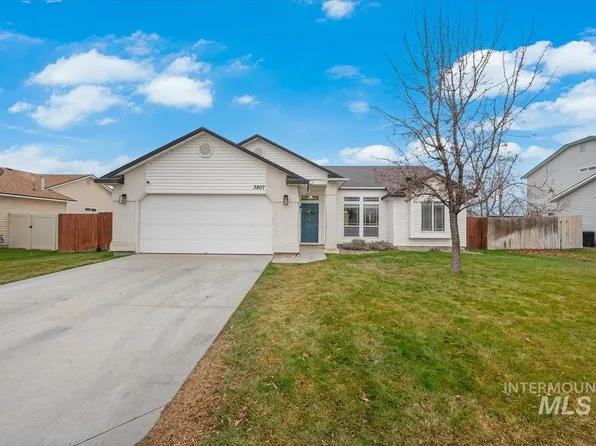 3807 E Clear Springs Dr, Nampa, ID 83686
