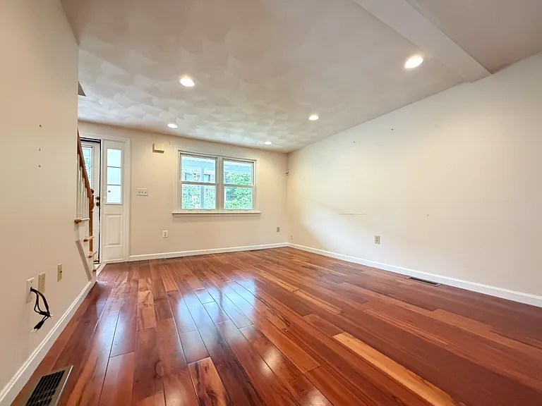 42 Wildcrest Ave — Photo 5