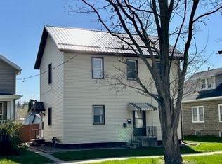 706 S Mechanic St, Decorah, IA 52101