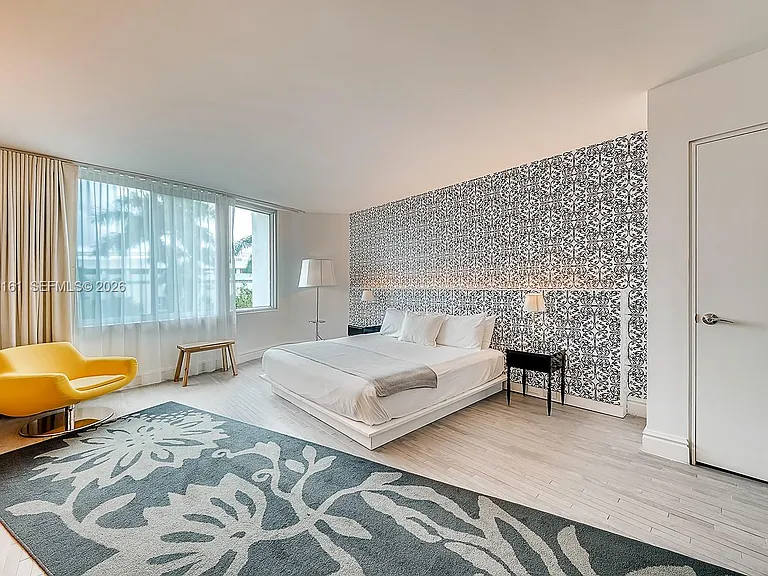 1100 West Ave #307 — Photo 3