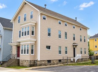 686 Plymouth Ave, Fall River, MA 02721