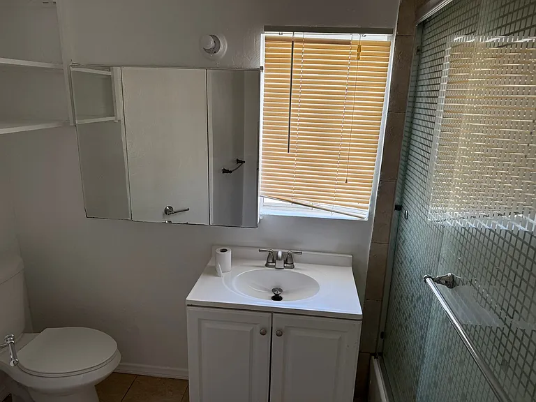 950 E Washington Ave #A — Photo 12