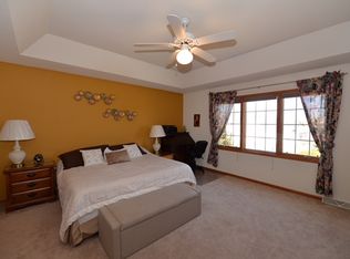 6410 Lincrest Dr, Racine, WI 53406