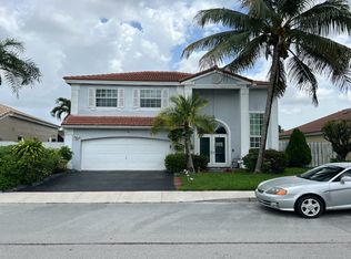 14031 Oak Ridge Dr, Davie, FL 33325