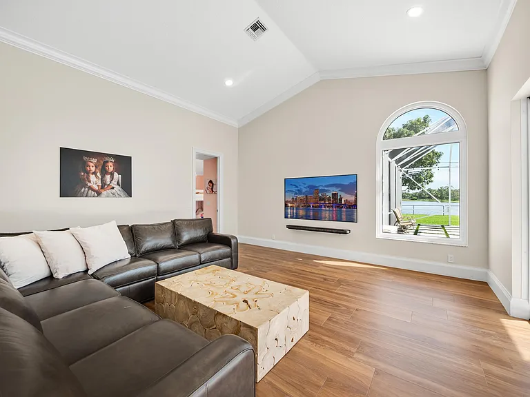 9676 Eagle Point Ln — Photo 12