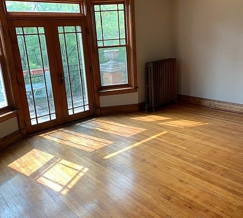 2nd image of 930 W Windsor Ave #3