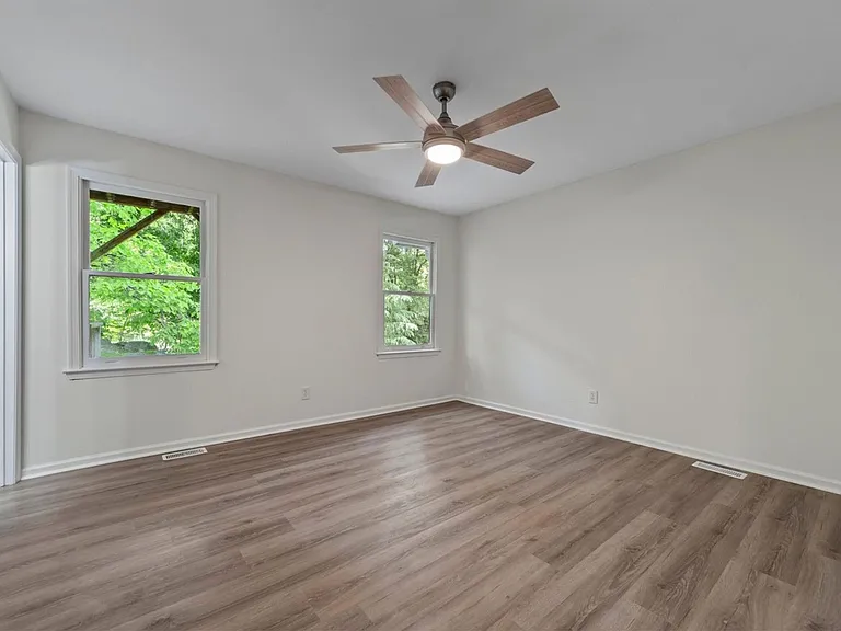 1304 Buckingham Rd — Photo 14