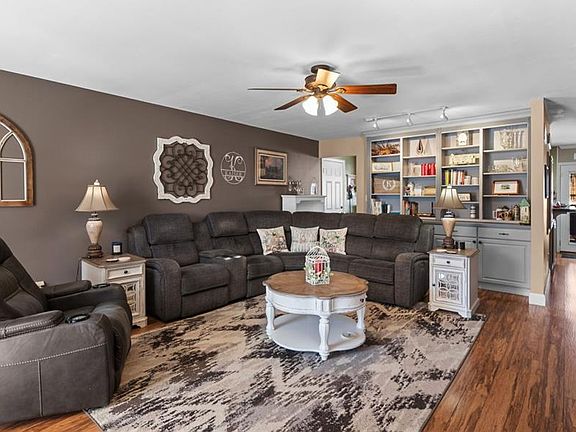 5th image of 677 Rustic Valley Dr