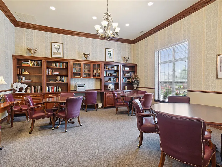 Westbury Apartments — Photo 29