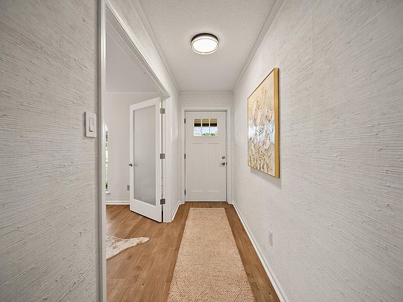 4th image of 11833 Rivercrest Dr