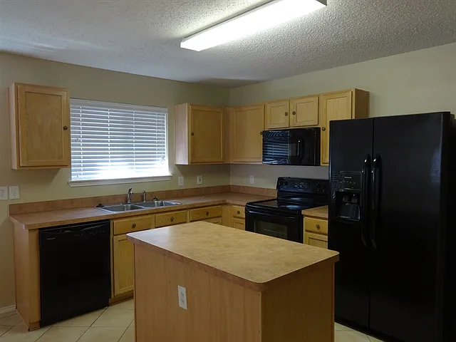 2930 Monticello Ln — Photo 4