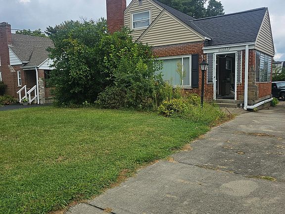 2nd image of 1502 Clovernoll Dr