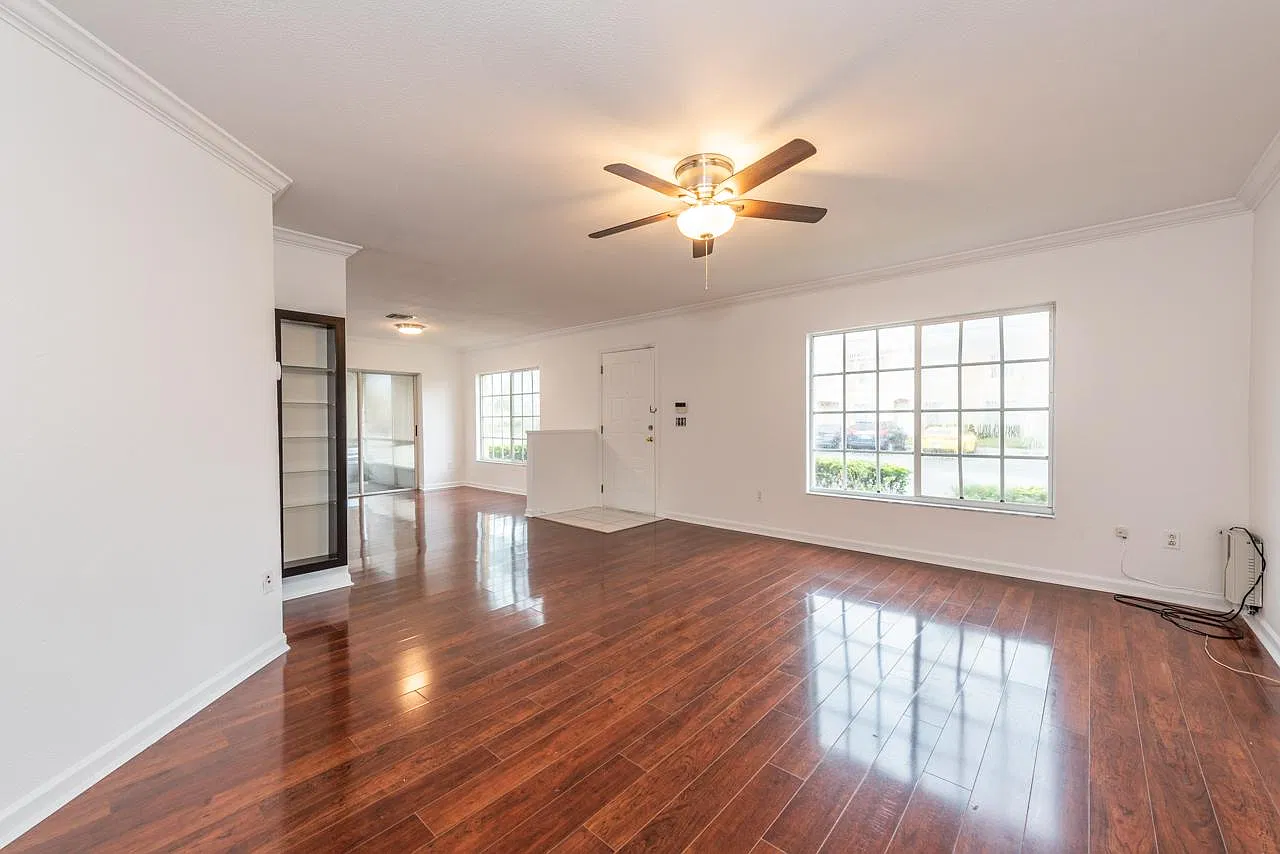 3 bed, 2.5 bath, 1364 sqft, $2,500 — Photo 4