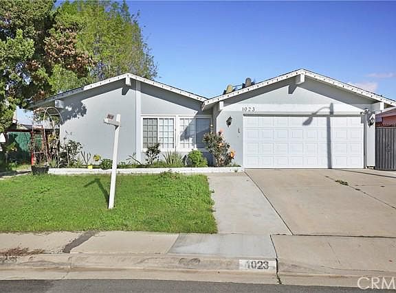 5th image of 1023 Diane Pl