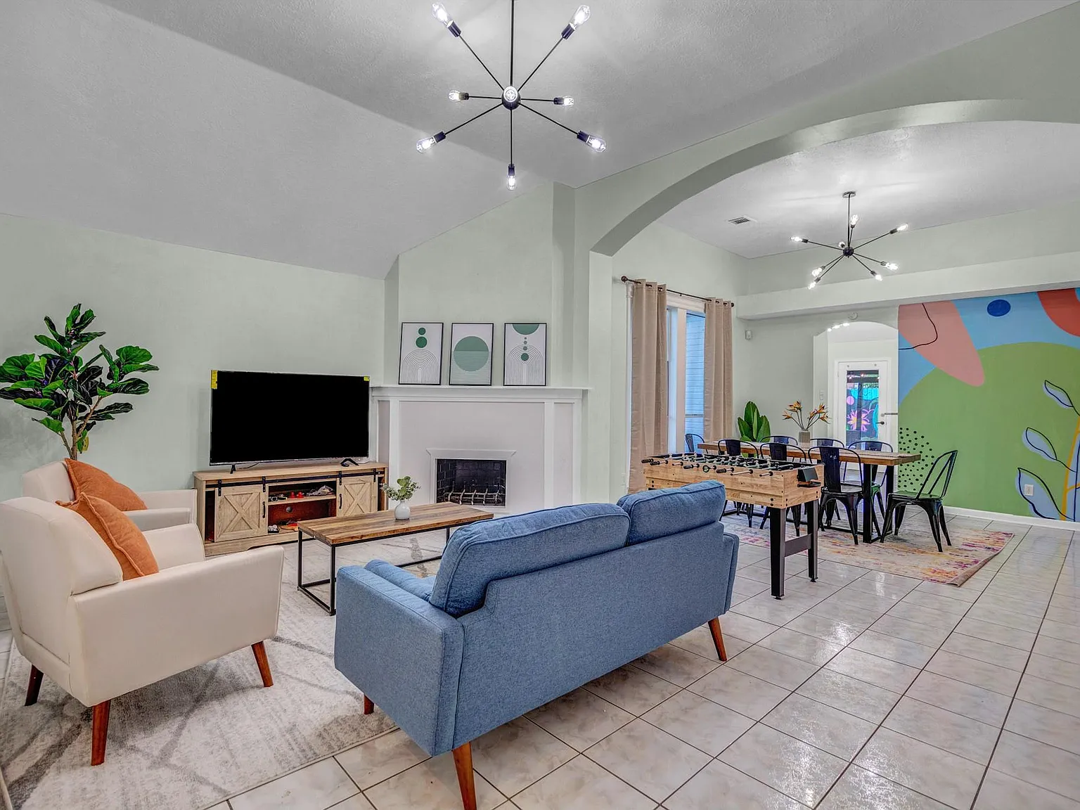 3 bed, 2.0 bath, 1710 sqft, $2,000 — Photo 2
