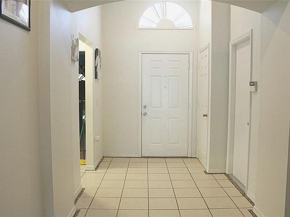 3rd image of 1712 Kirtley Dr