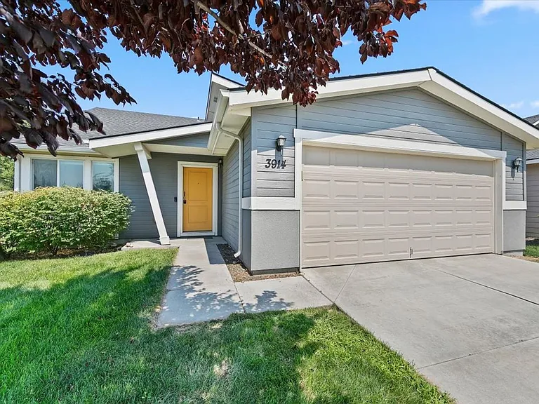 3914 W Meadowpine St — Photo 1