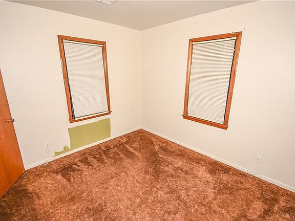 5th image of 515 W 7th St