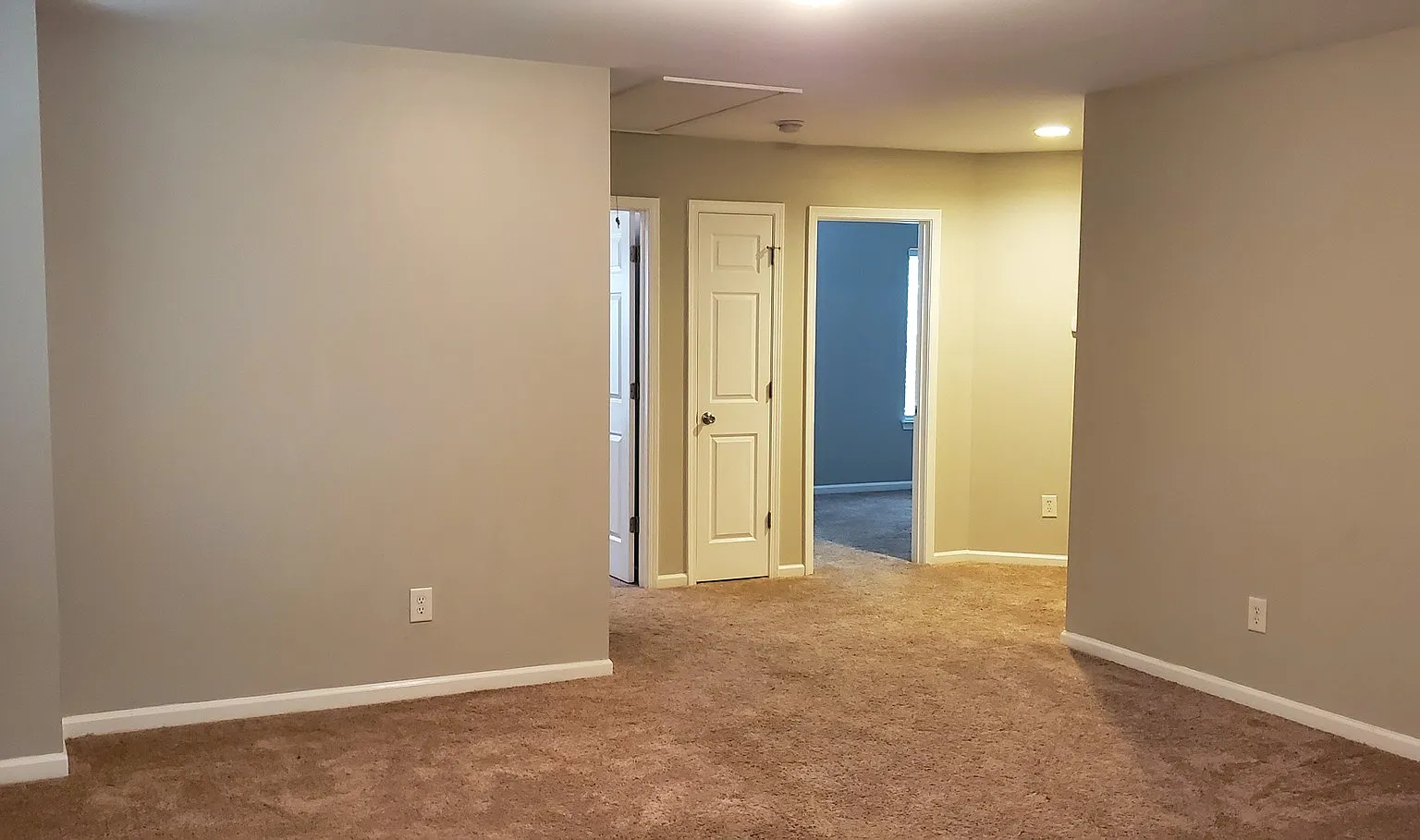 3 Bedroom Home in North Charlotte — Photo 2