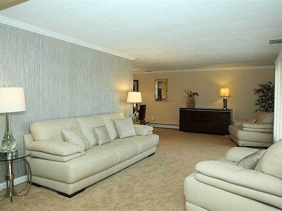 3rd image of 58 Norwood Ave