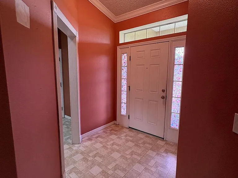 104 Herring Ln — Photo 2
